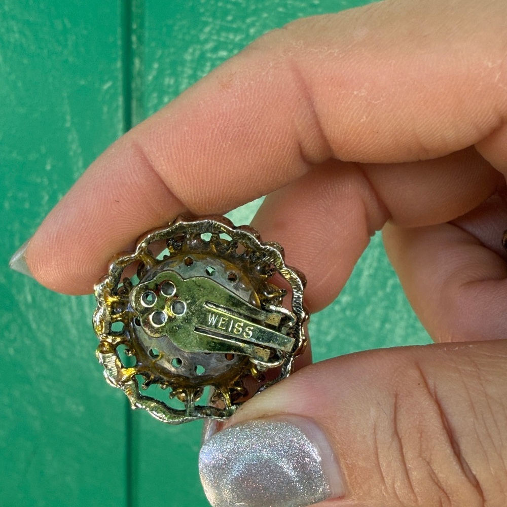 Vintage Weiss Green Faux Gemstone Clip On Earrings - Picture 3 of 3
